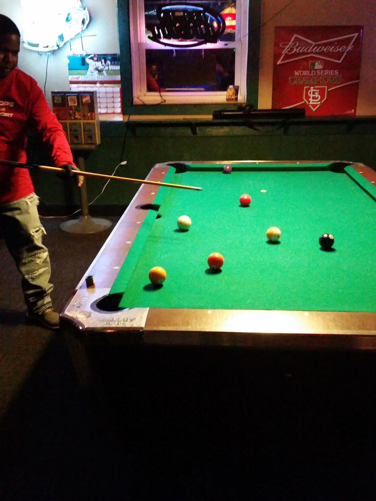 R & L Sports Bar photo 4