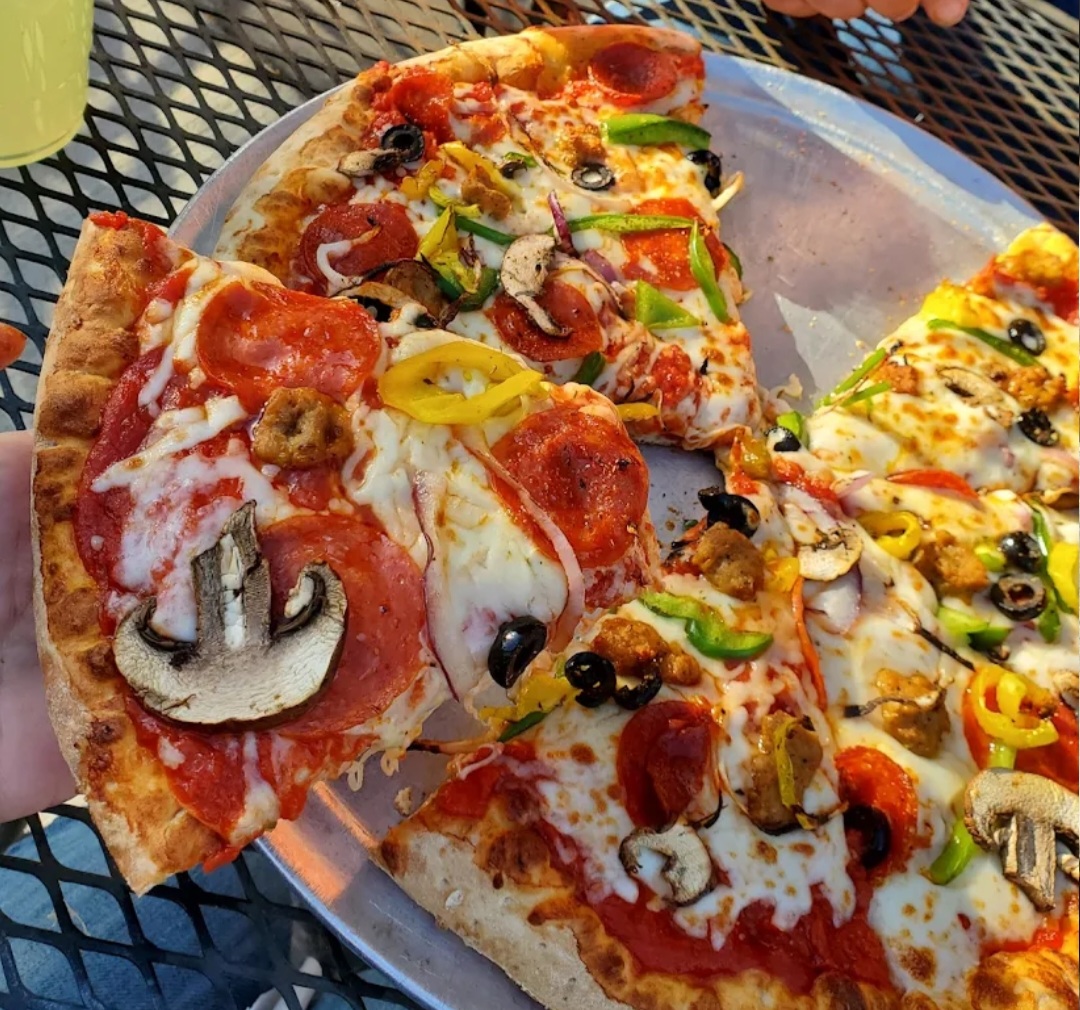Bennie's Pizza Pub photo 3