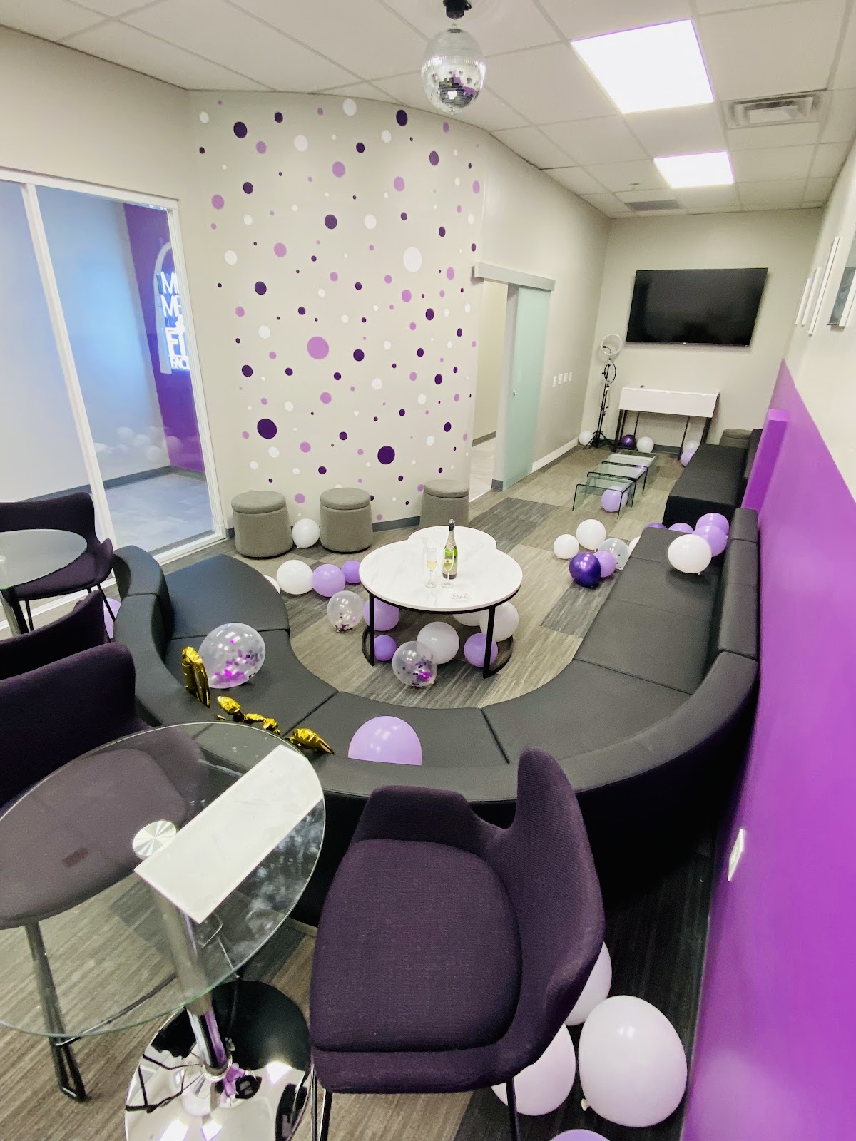 Fizz Facial Bar | St. Louis Spa | skin care for aging, acne, and overall skin health photo 4