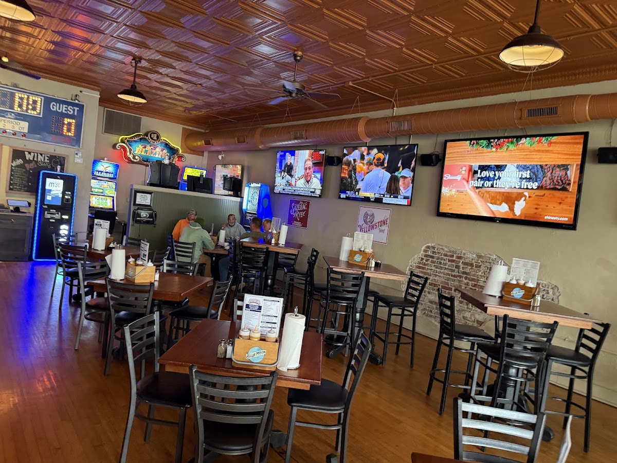 Shooters Bar & BBQ photo 3