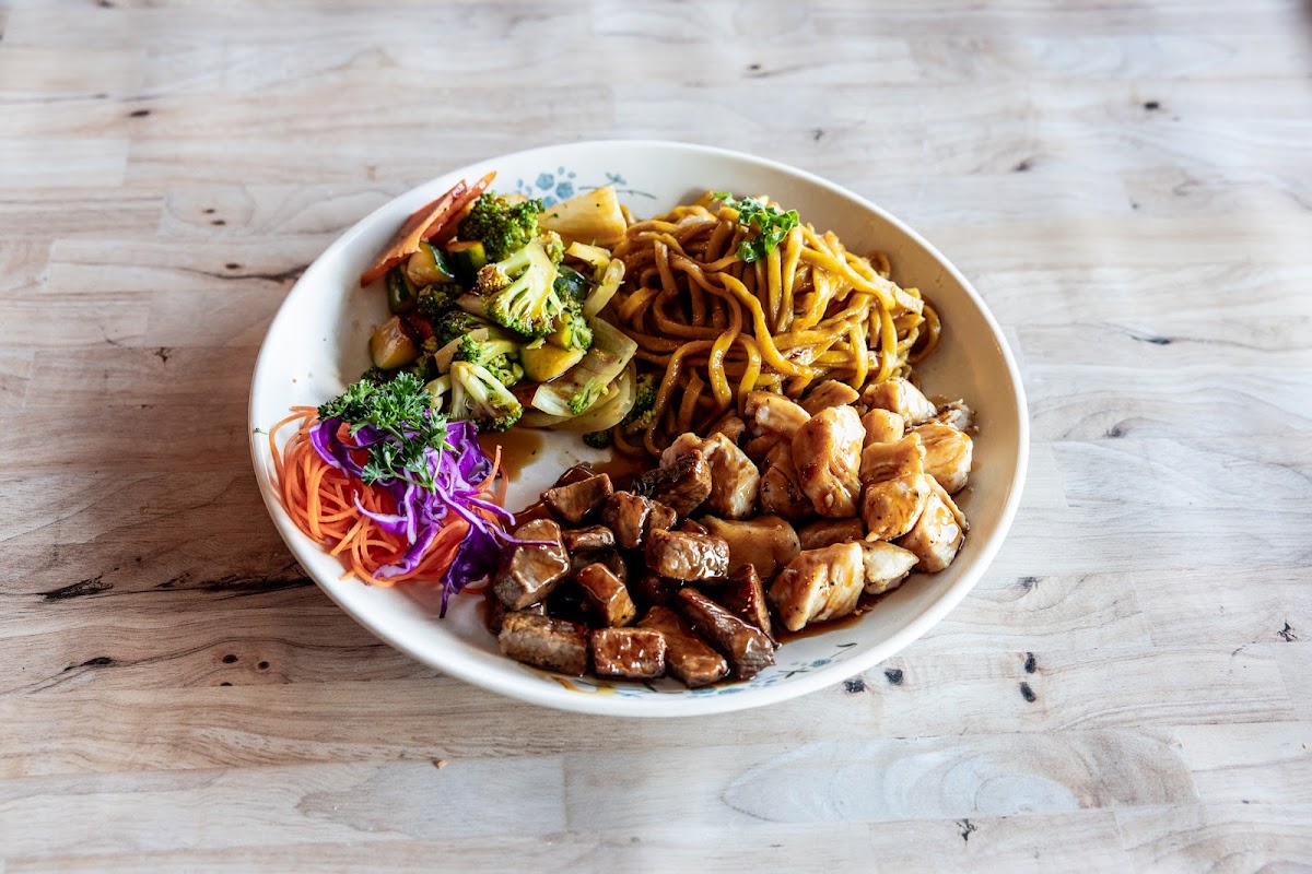 Kakashi Hibachi, Sushi & Ramen Express photo 3