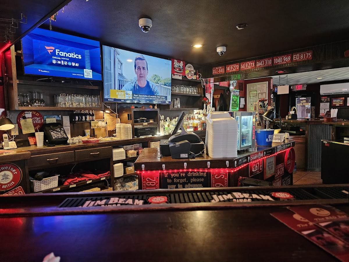 The Red Bar and Grill photo 4