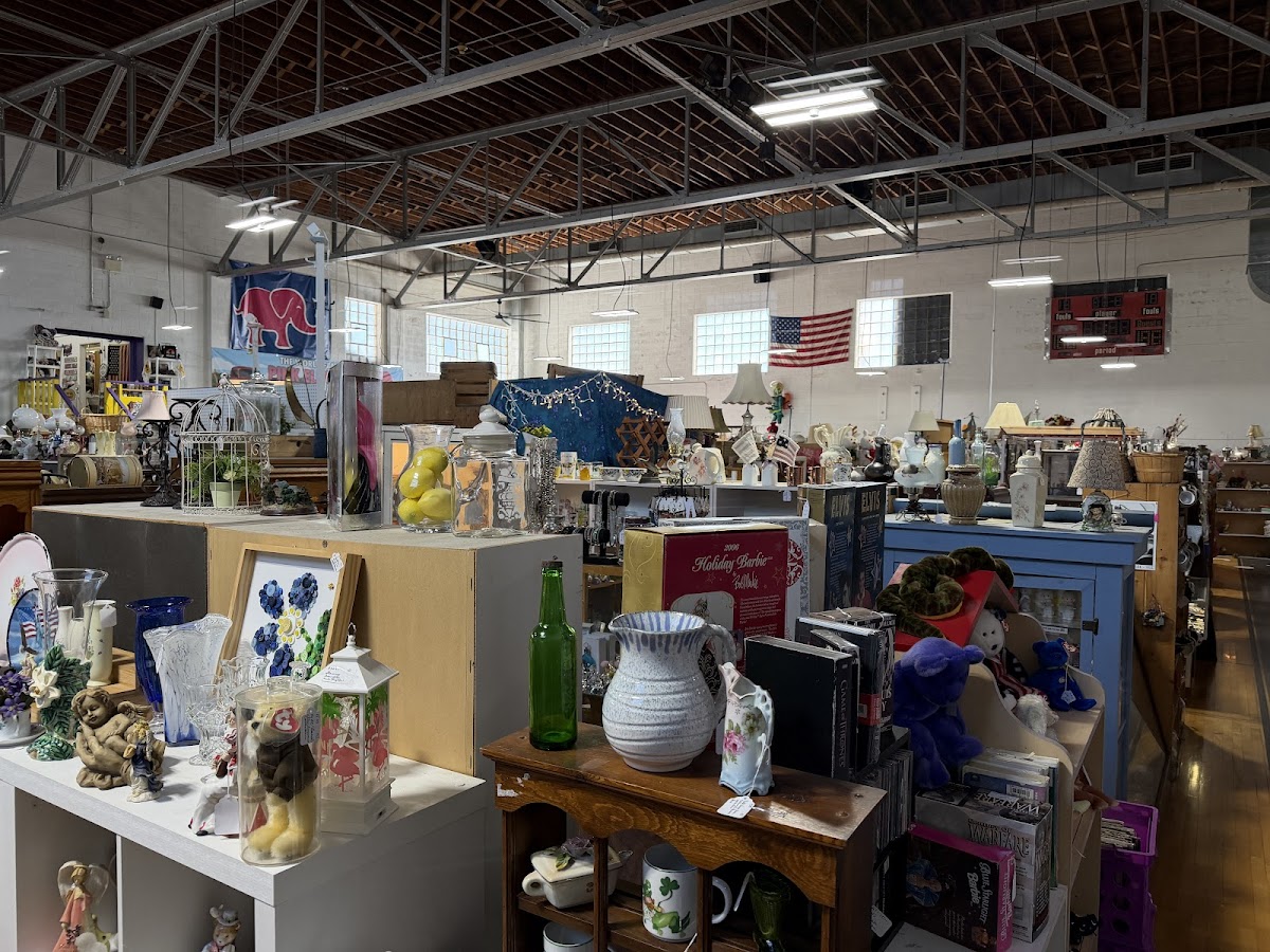 Pink Elephant Antique Mall photo 2