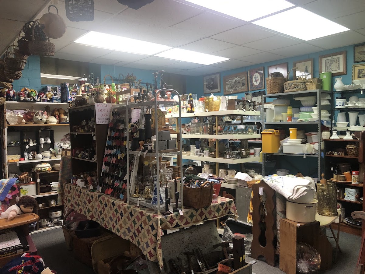 Pink Elephant Antique Mall photo 3