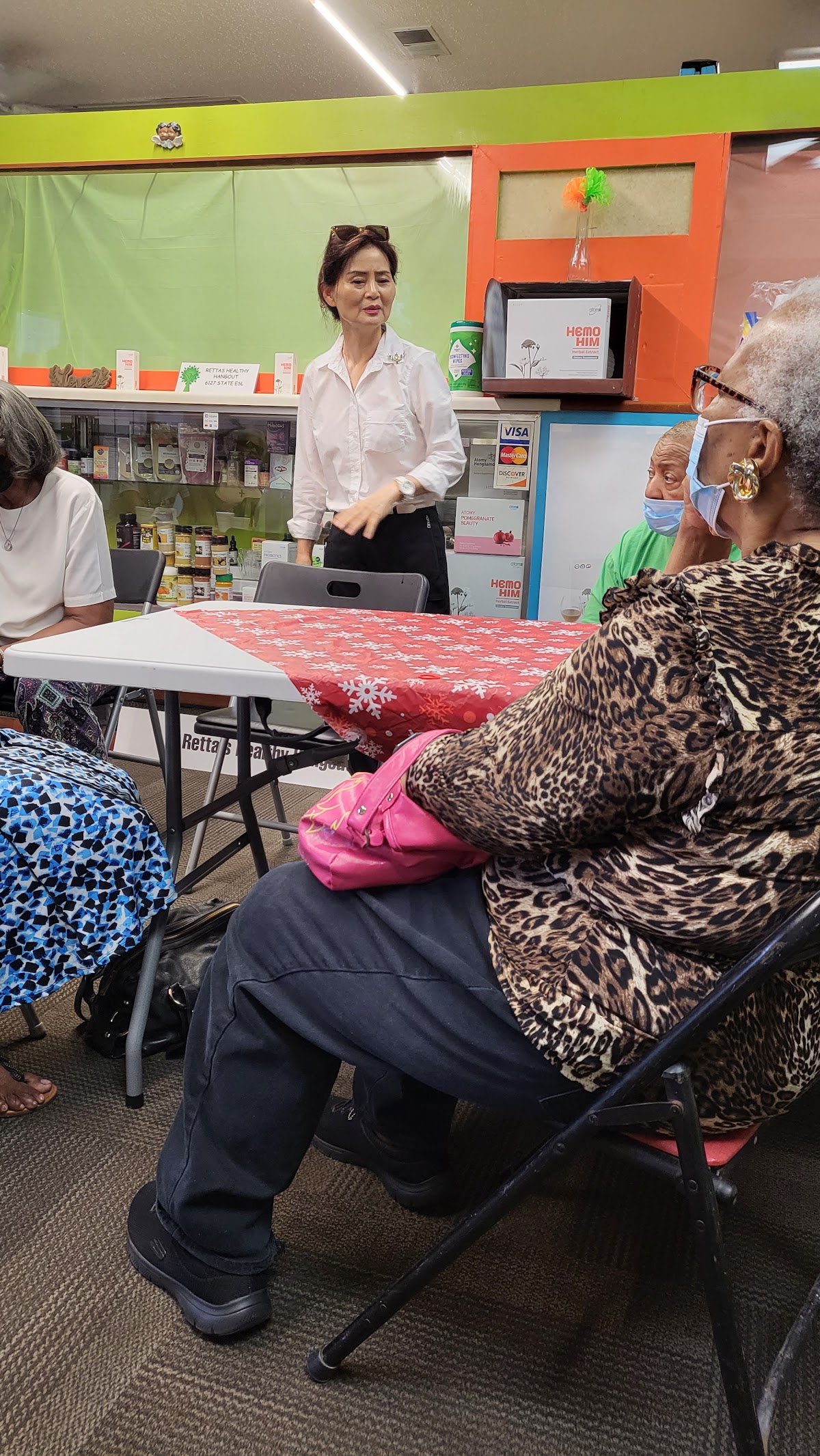 Retta's Healthy Hangout photo 3