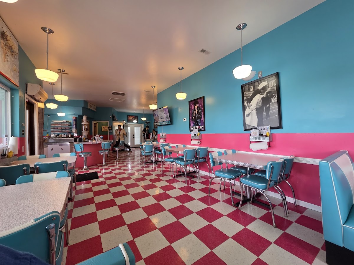 Twistee Treat Diner at The Pink Elephant photo 3