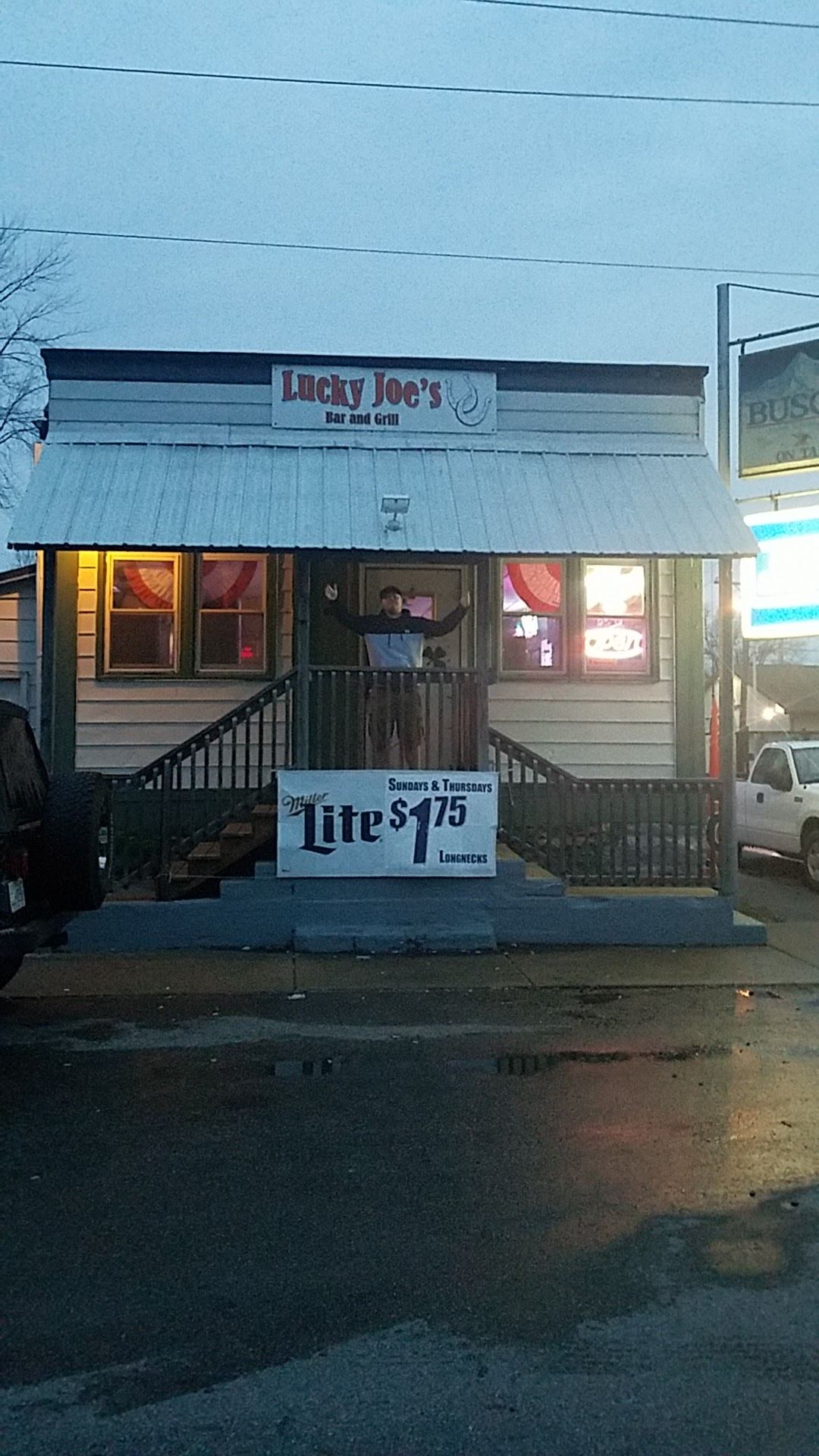 Lucky Joe's Bar
