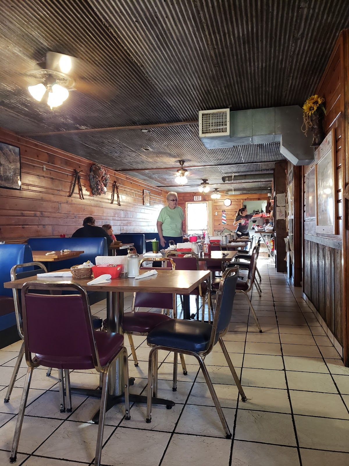 Tiff's Café