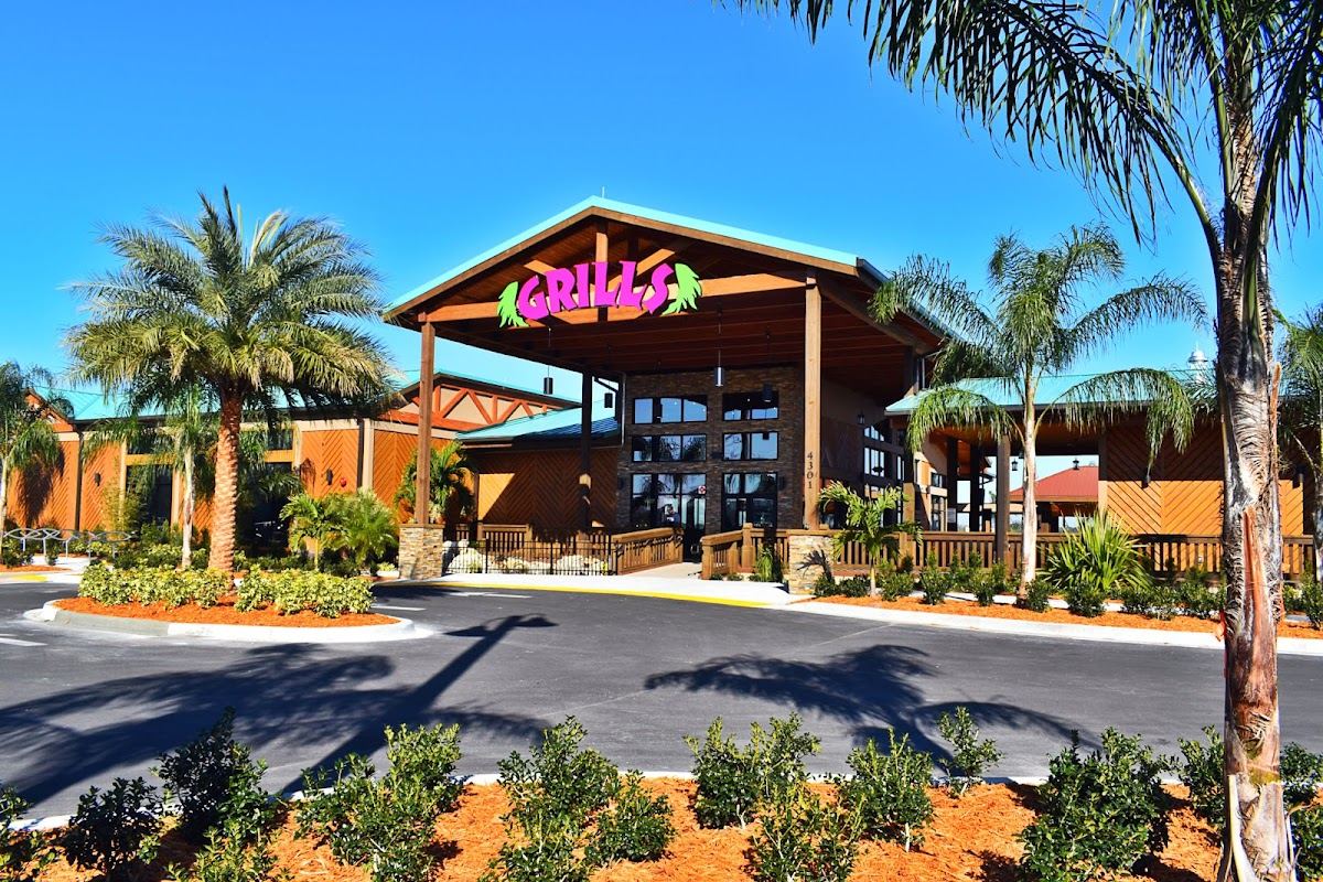 Grills Lakeside Seafood Deck & Tiki Bar