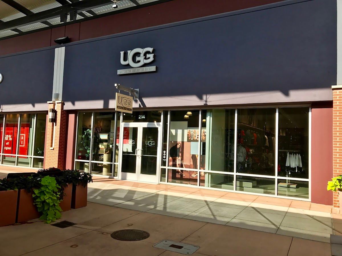 UGG St. Louis Premium Outlets