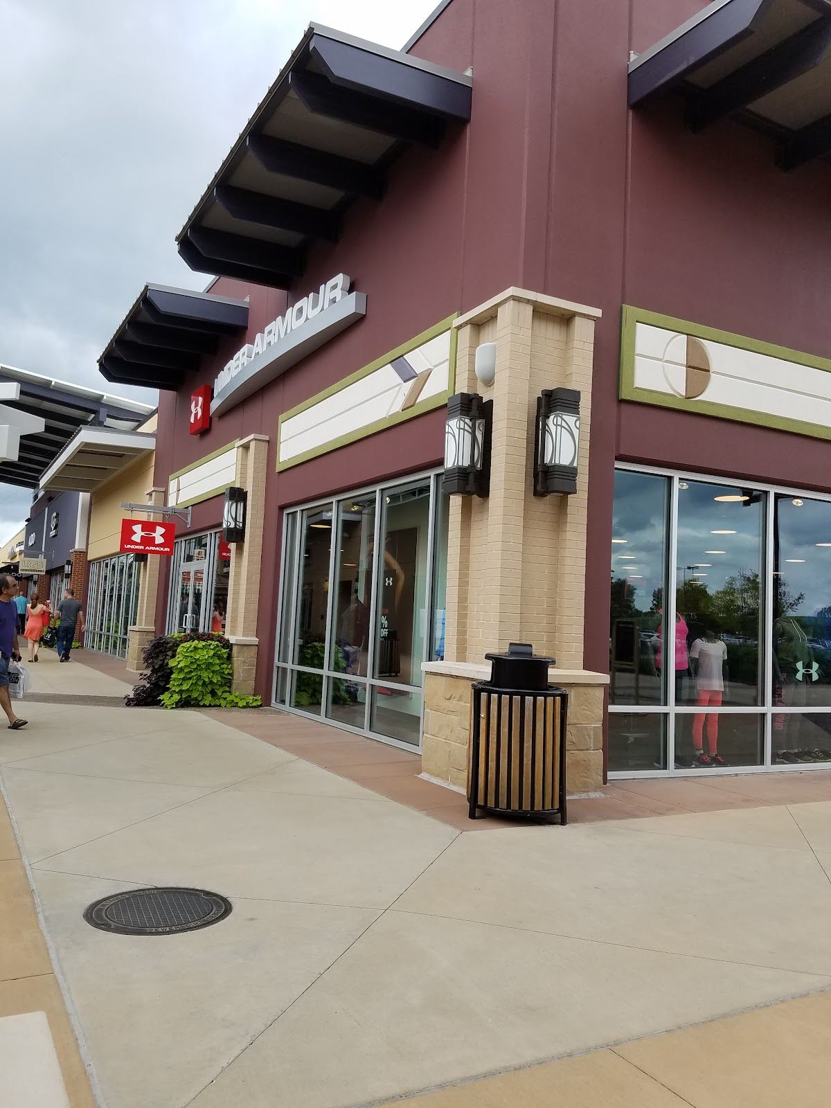 Under Armour Factory House - St. Louis Premium Outlets