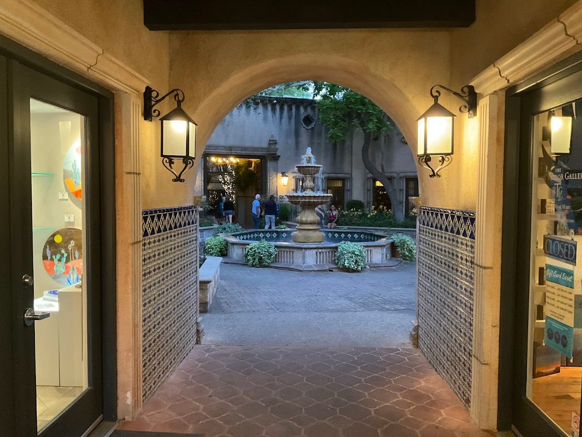 Tlaquepaque Arts & Shopping Village
