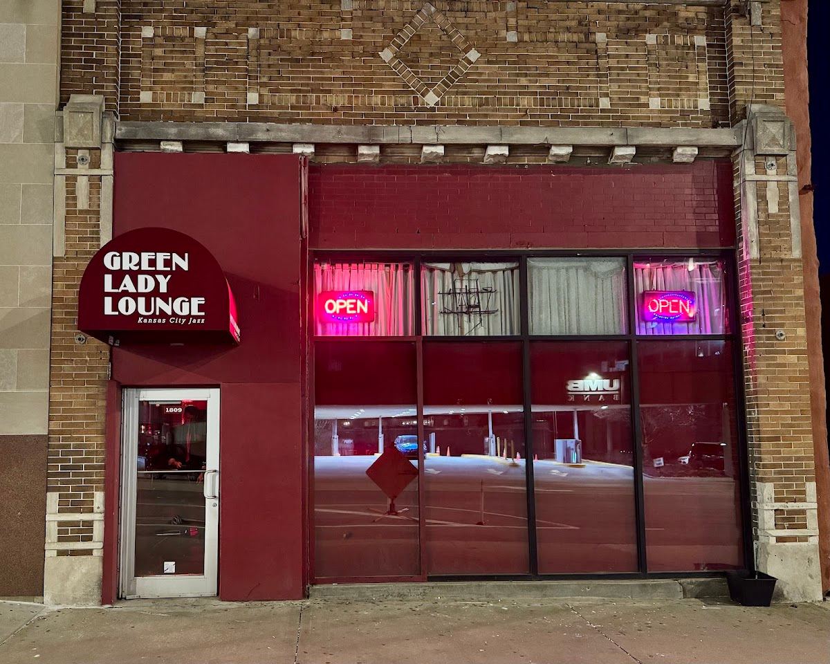 Green Lady Lounge