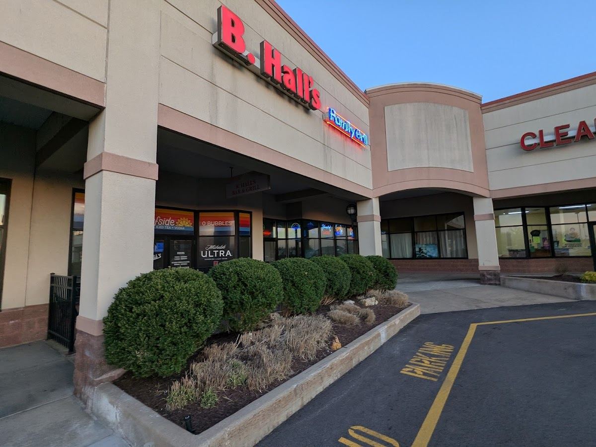 B. Hall's Family Grill