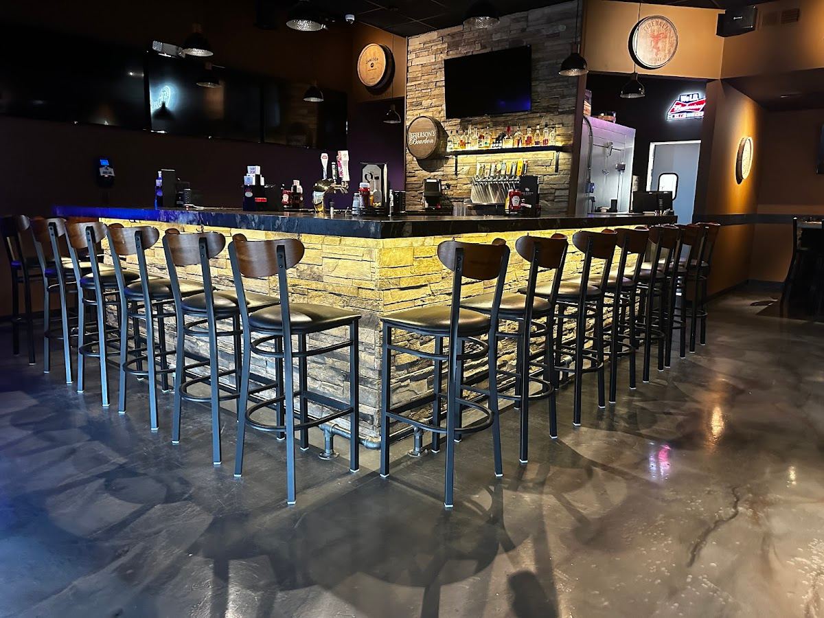 Hog's Haus Bar & Grill