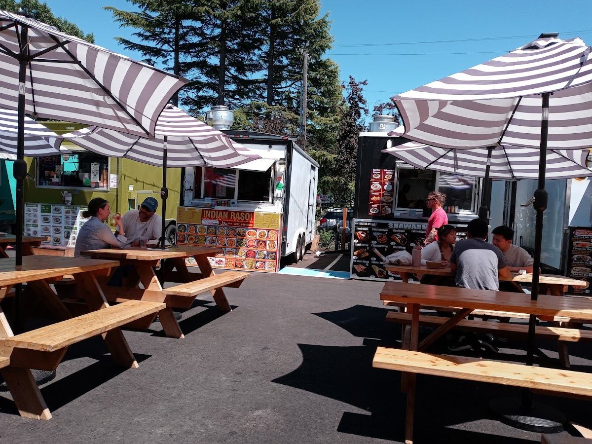 The Heist Bar & Food Carts