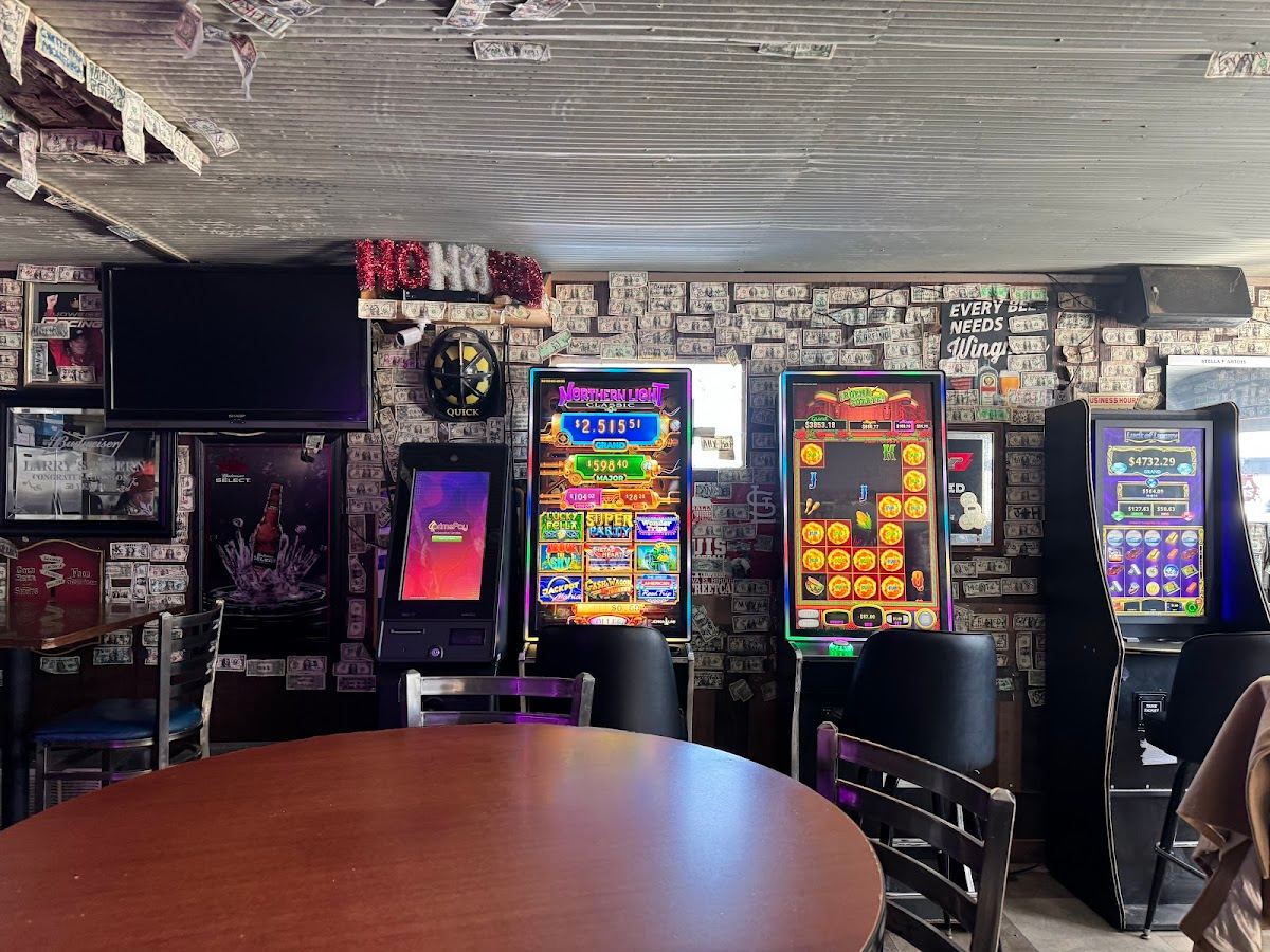 Larry's Tavern