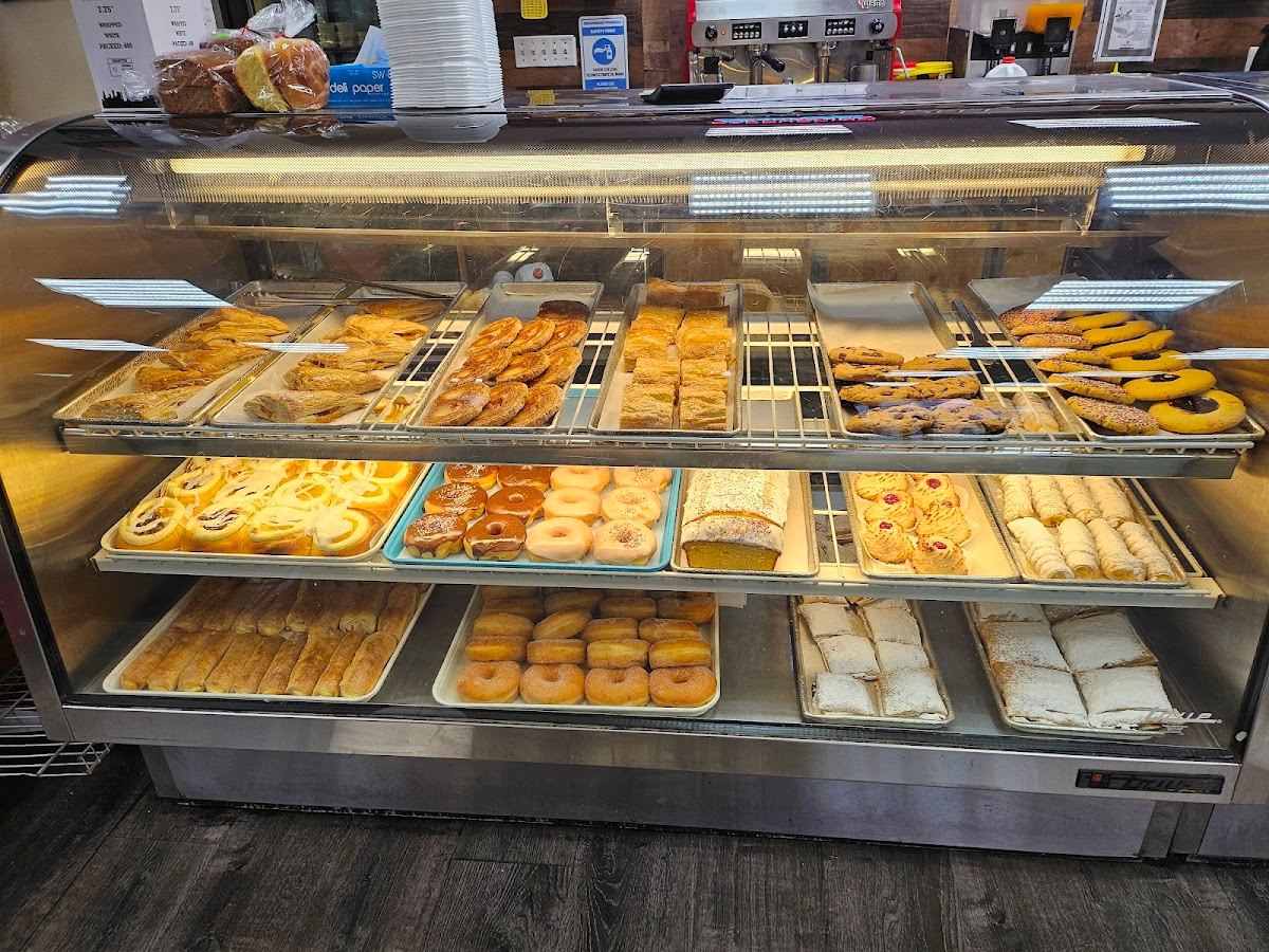 Las Villas Deli & Pastries
