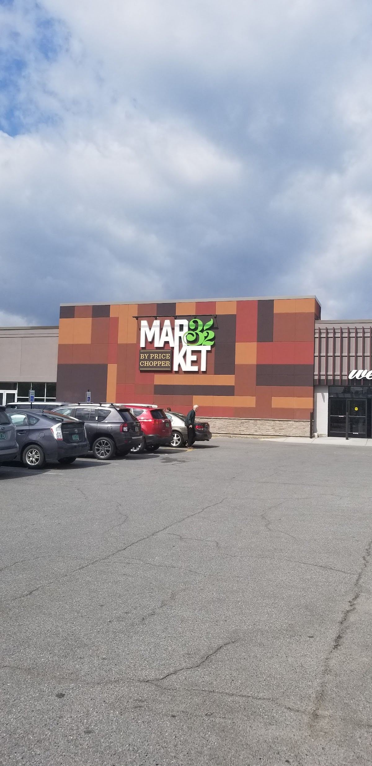 Market 32