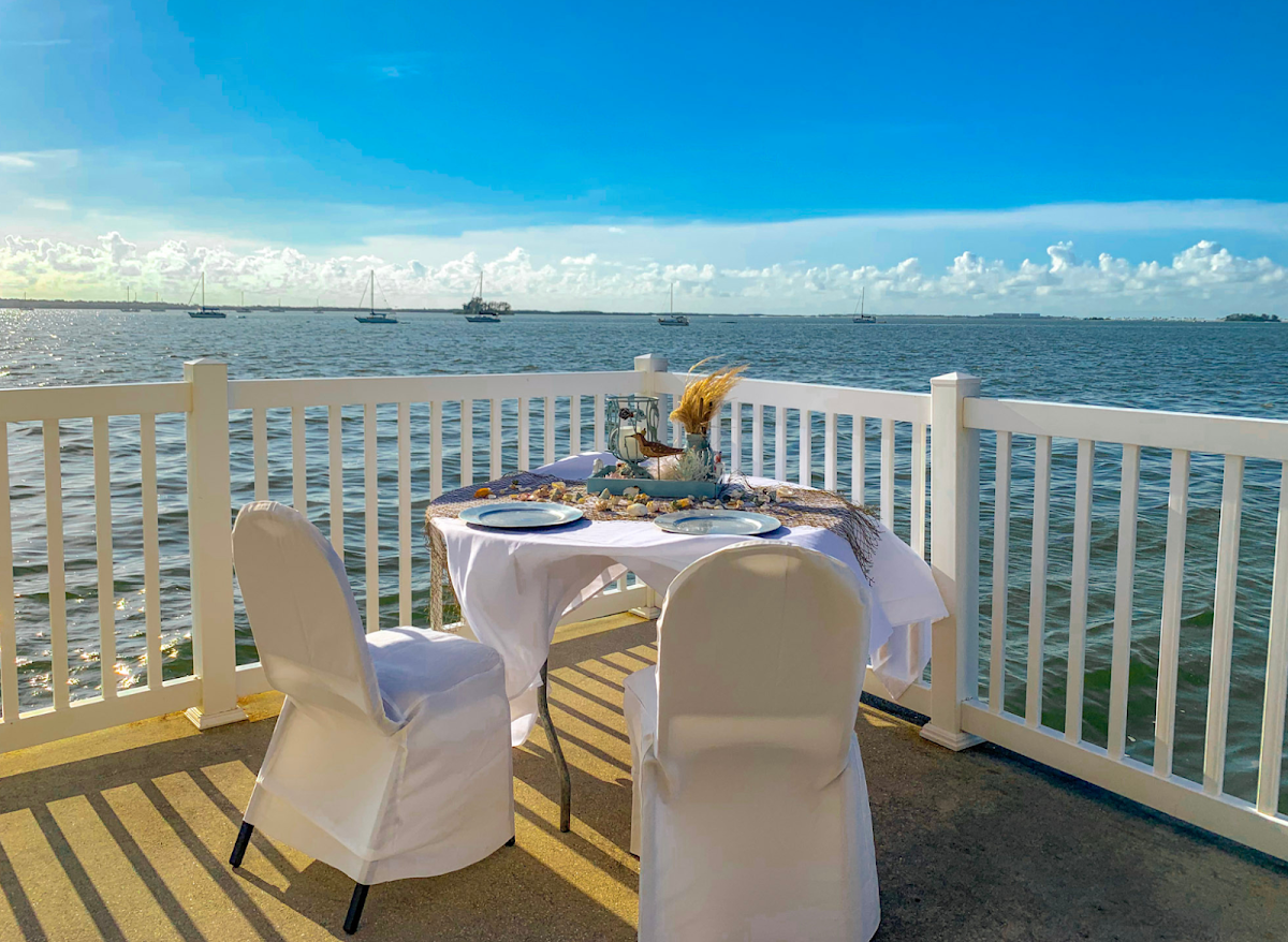 Bon Appétit Restaurant & Marina Bar
