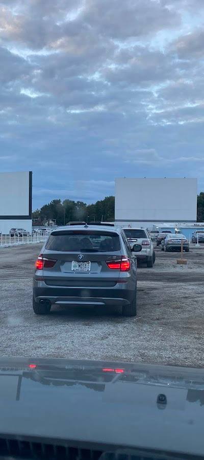 Skyview Drive-In photo 3