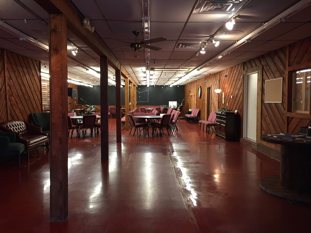 Aces & Eagles Disc Golf, Darts, Bar & Arcade + Comics & Gaming Supplies!