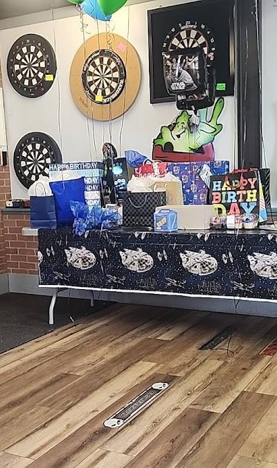 Aces & Eagles Disc Golf, Darts, Bar & Arcade + Comics & Gaming Supplies! photo 4