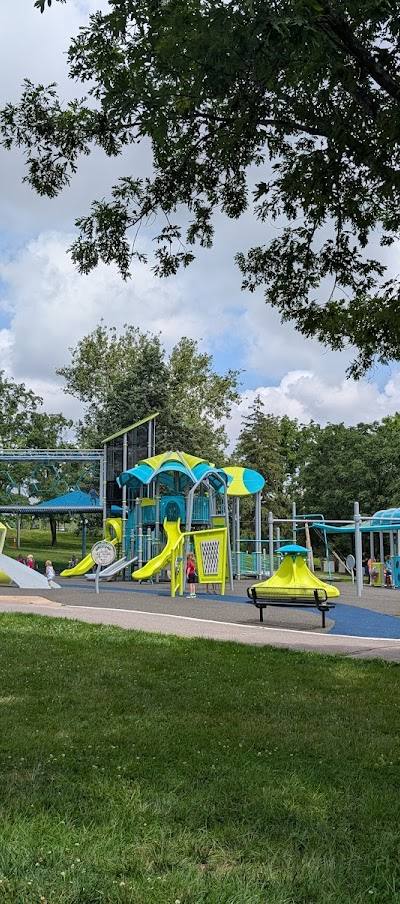 Crestwood Park photo 2