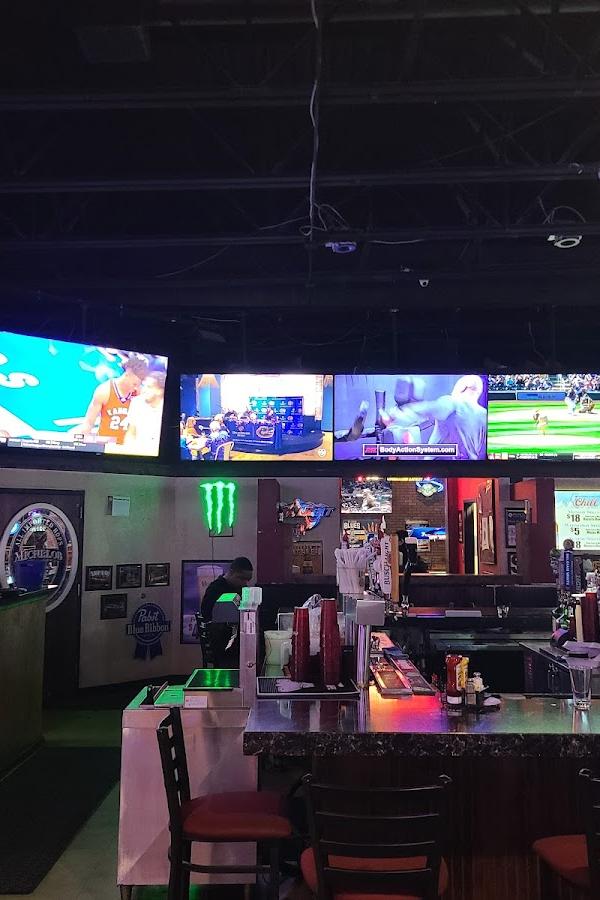 Hotshots Bar & Grill photo 3