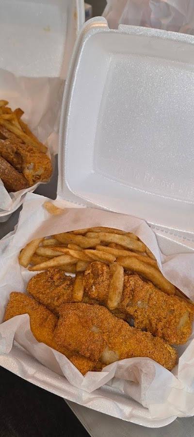 Pop’s Fish & Chicken ,convenience and vape store. photo 3