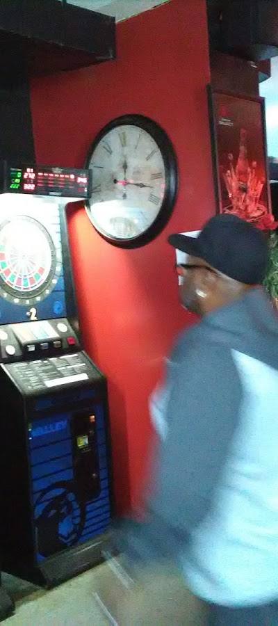 Starz Bar And Grill photo 2