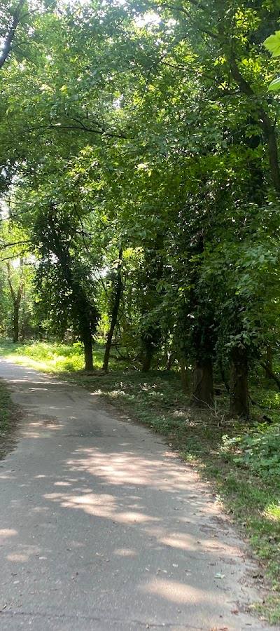 Meramec Greenway Trailhead: Arnold's Grove photo 2