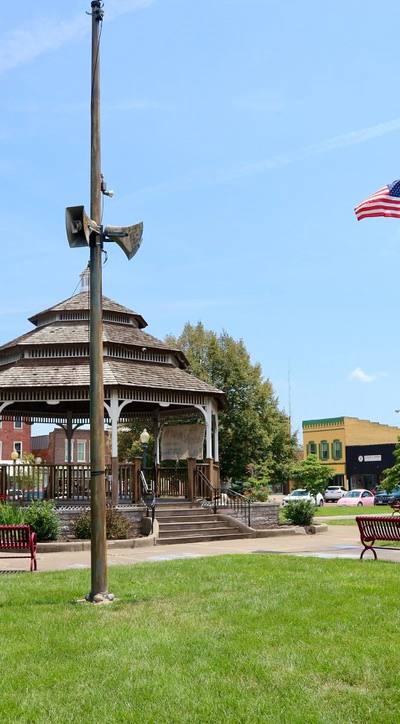 Carlinville Historic District photo 3