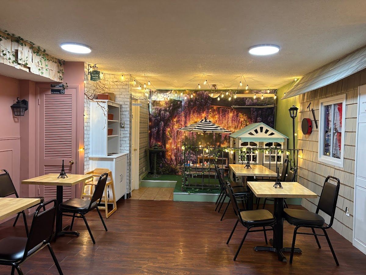 La Vie French Café