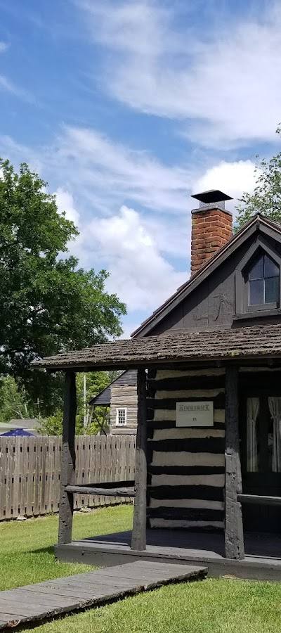 Burgess-How House photo 3