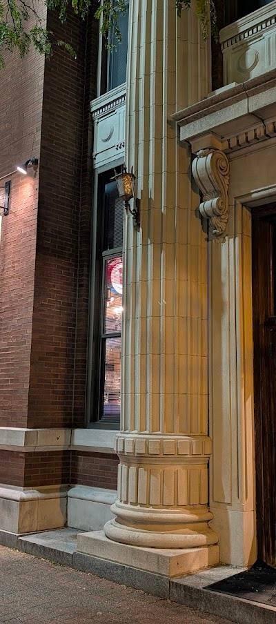 Llywelyn's Pub - St. Charles Mainstreet photo 4