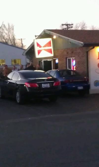 R & L Sports Bar photo 2