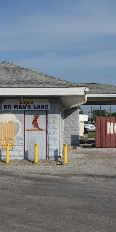 Don's No Man's Land Tavern photo 3