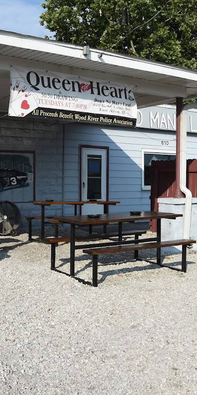 Don's No Man's Land Tavern photo 4
