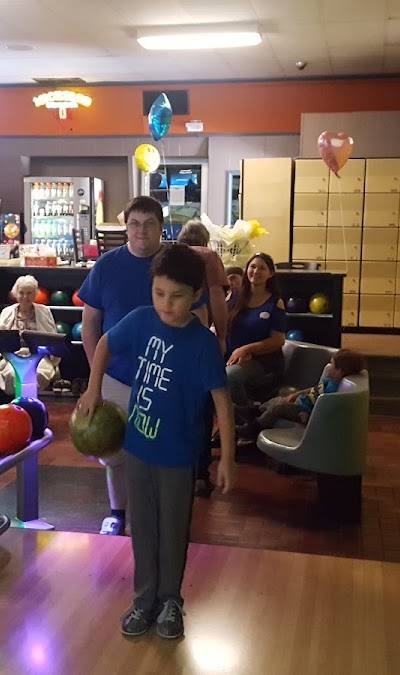 Plaza Lanes Bowling Center photo 3