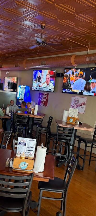 Shooters Bar & BBQ photo 3
