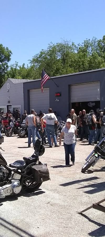 Holeshots Saloon photo 4