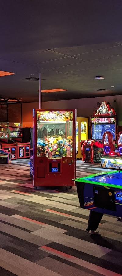 Bowlero Chesterfield photo 2