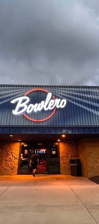 Bowlero Chesterfield photo 4