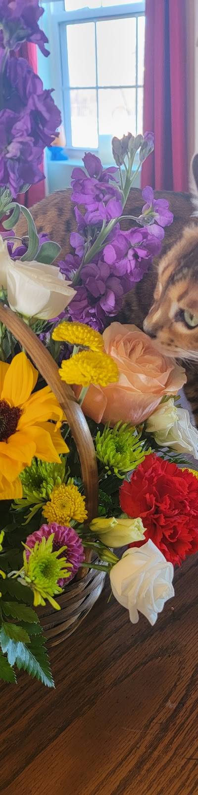 Cherished Memories Florist & Hallmark Gold Crown Store photo 3