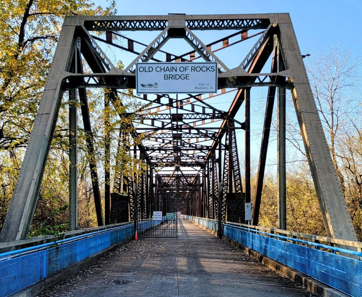 Old Chain of Rocks Bridge Parking