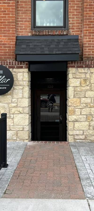 The Cellar at Oak & Front photo 4