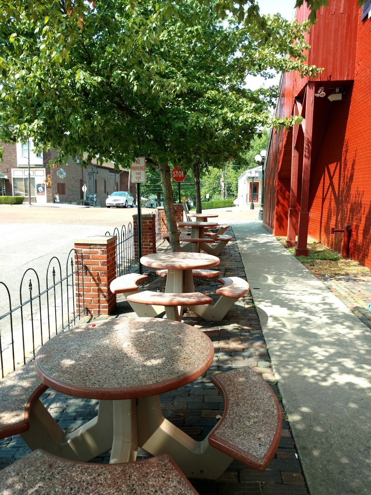Dr Jazz Soda Fountain & Grille