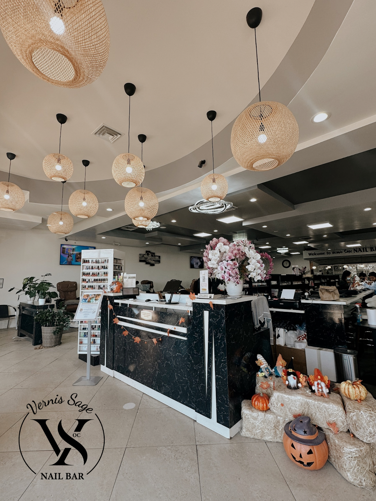 Vernis Sage Nail & Head Spa