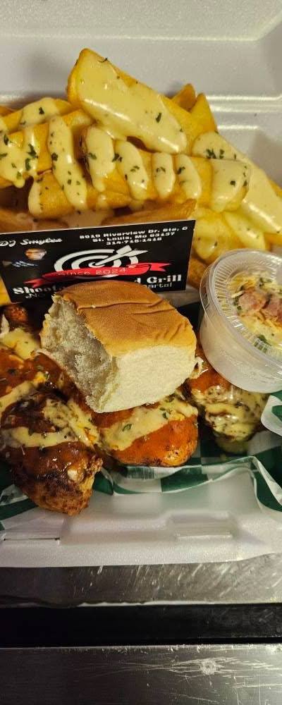 SHOOTAS BAR AND GRILL photo 4